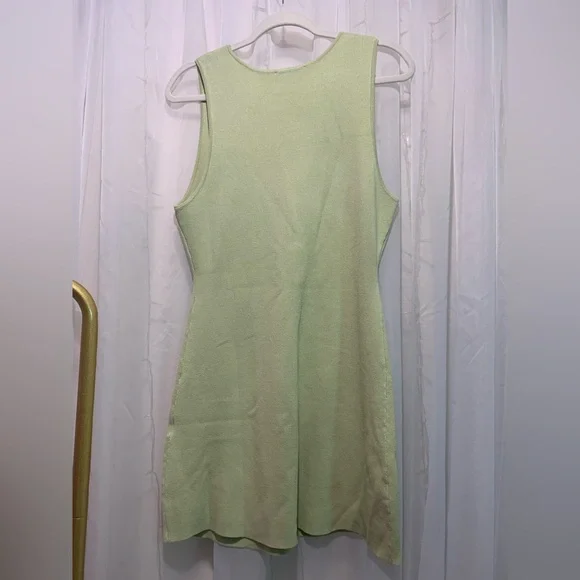 Kittenish Light Green Keyhole Dress - Picture 4 of 6